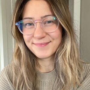 Meet your Posher, Christina